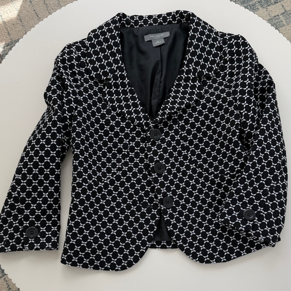 Ann Taylor Black & White Geometric Notch Collar Blazer